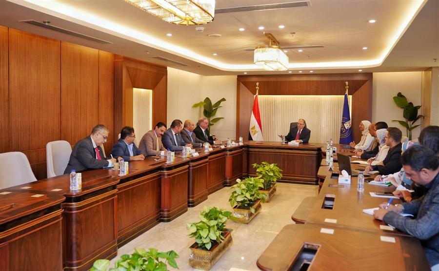 هيئة الدواء ووزارة الصحة تبحثان مستجدات مشروع الروشتة الطبية الرقمية